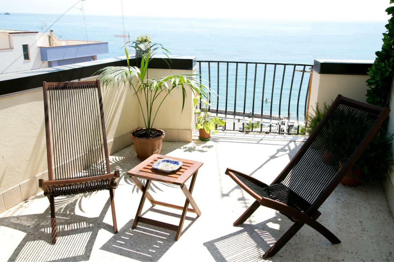 Lolita Holidays Giardini Naxos Eksteriør bilde