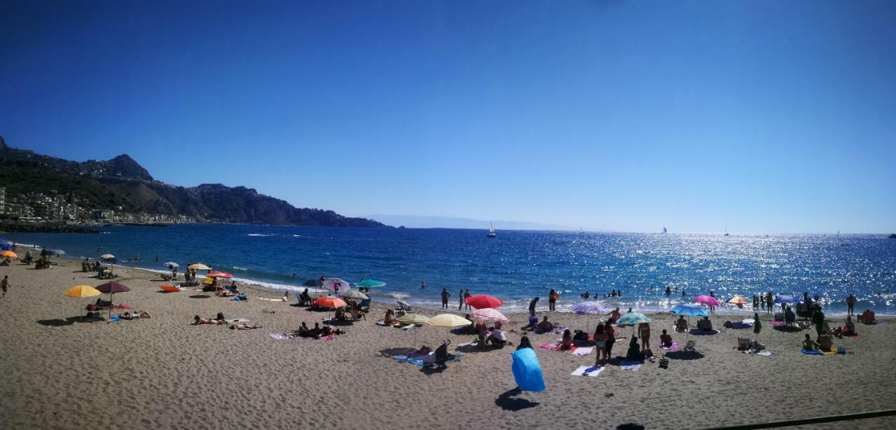 Lolita Holidays Giardini Naxos Eksteriør bilde